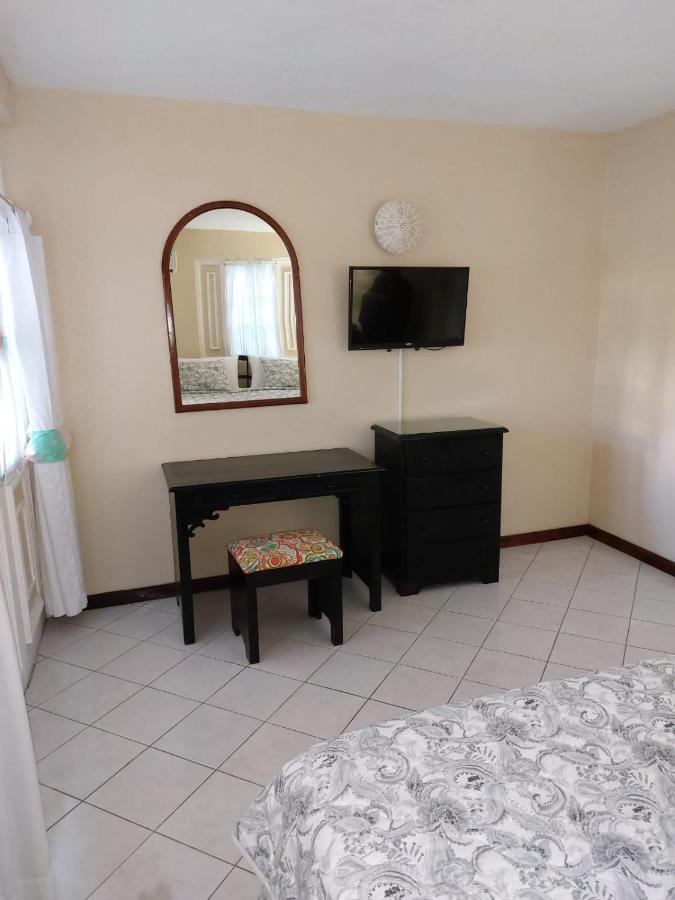 רנאוויי ביי Cozy Villa Escape מראה חיצוני תמונה