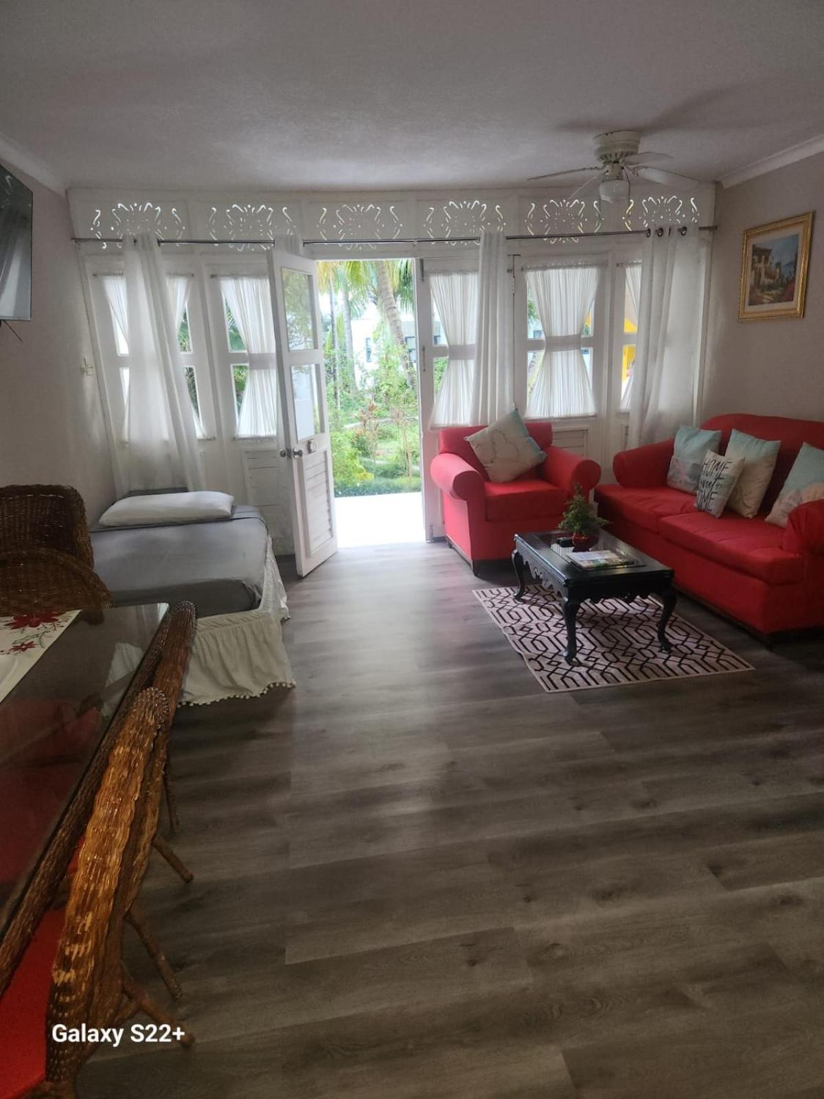 רנאוויי ביי Cozy Villa Escape מראה חיצוני תמונה